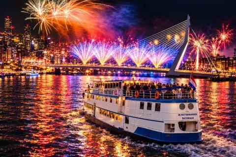 Partyboot de Rotterdammer   Oud en nieuw Party 2026   2027